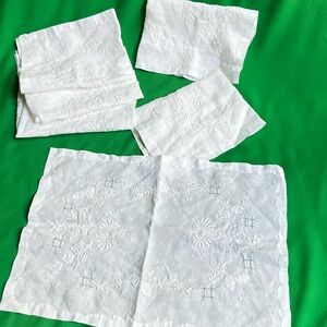 Elegant White Embroidered Linens 6 pcs